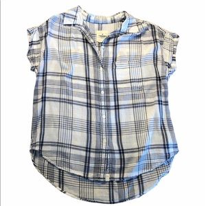 Women’s button up short sleeve top
